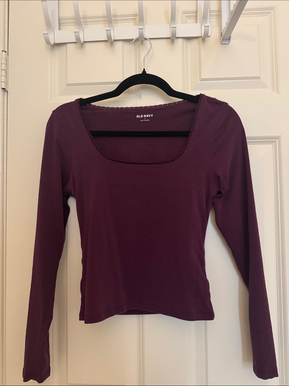 Old Navy Women's Long-Sleeve Scoop Neck Top - Plum